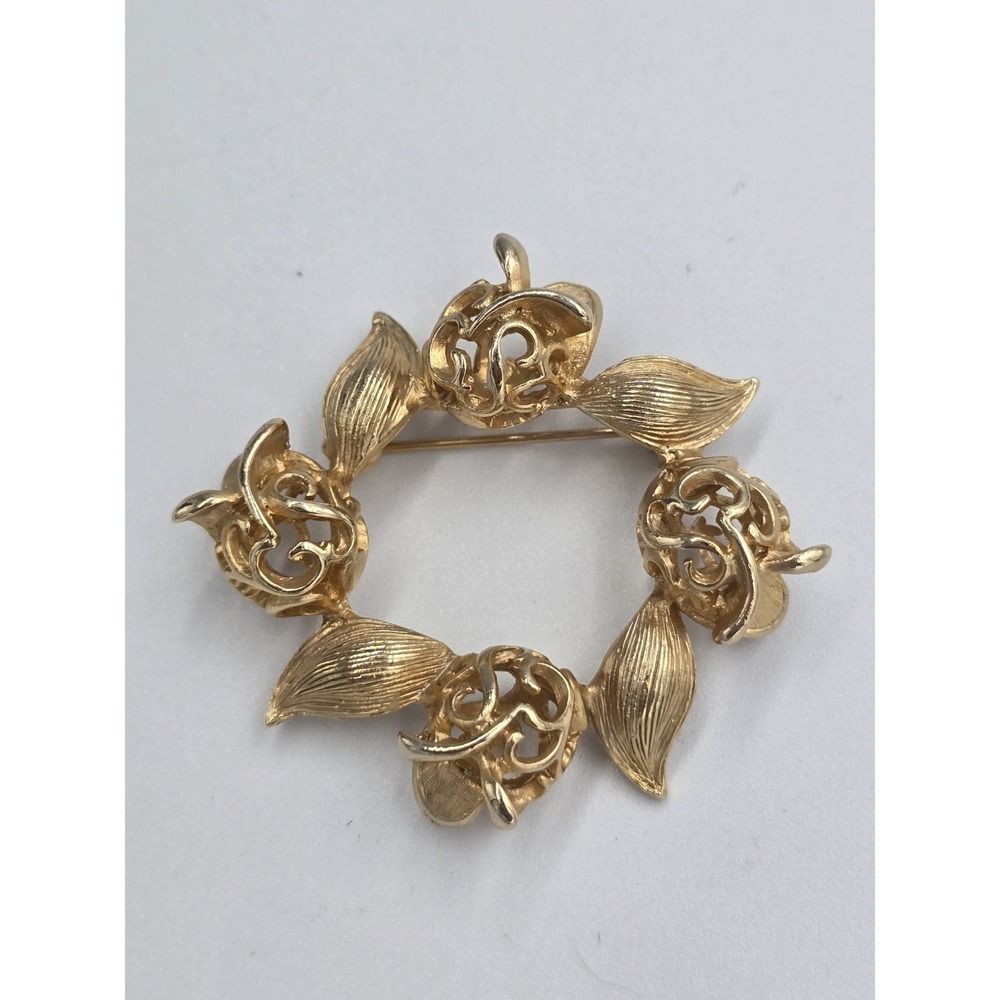 Vintage Sarah Coventry Golden Tulip (1974) Brooch pin Circle Wreath‎ Gold tone